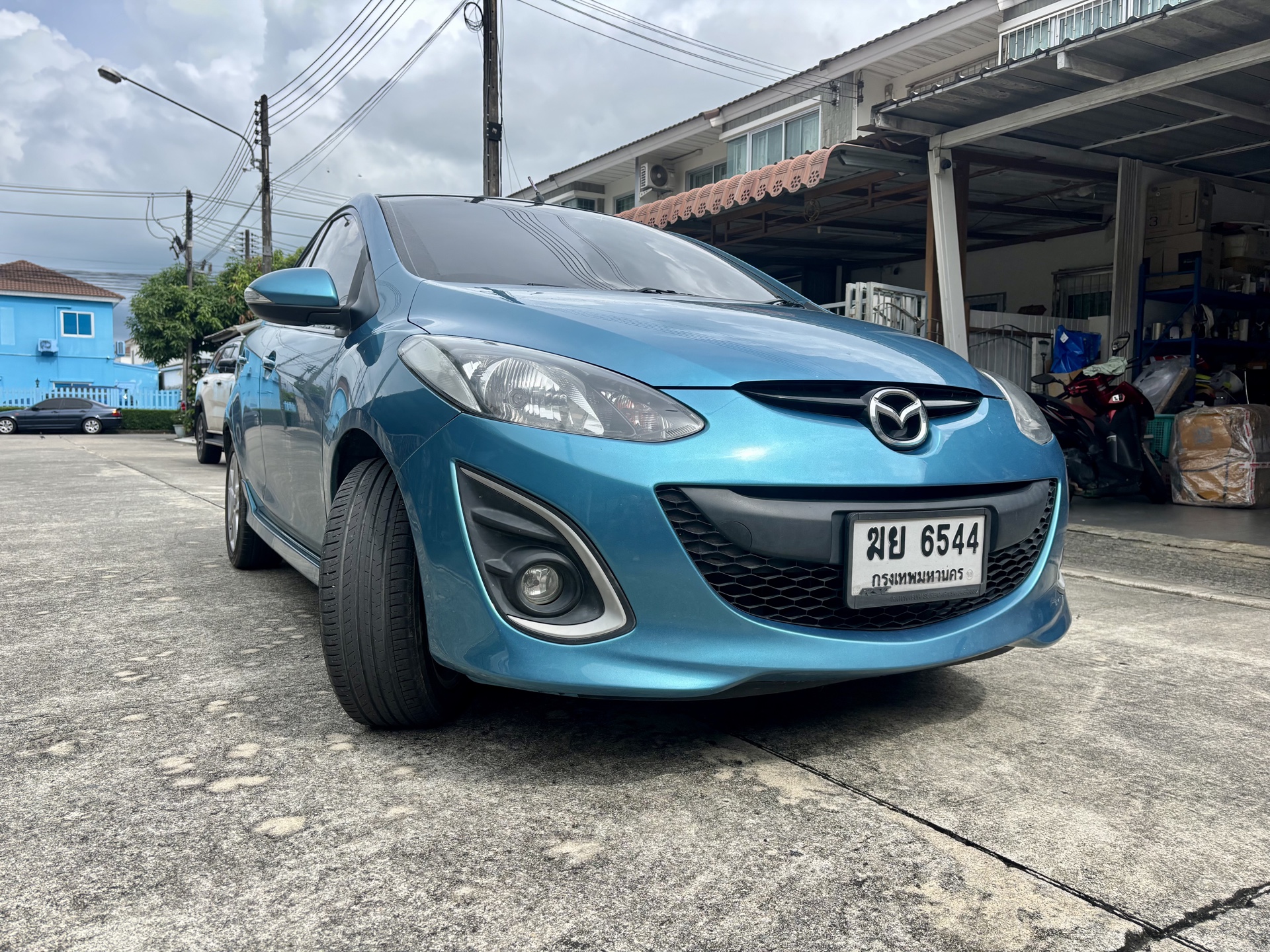 Mazda 2 Sedan 1.5 AT на Пхукете