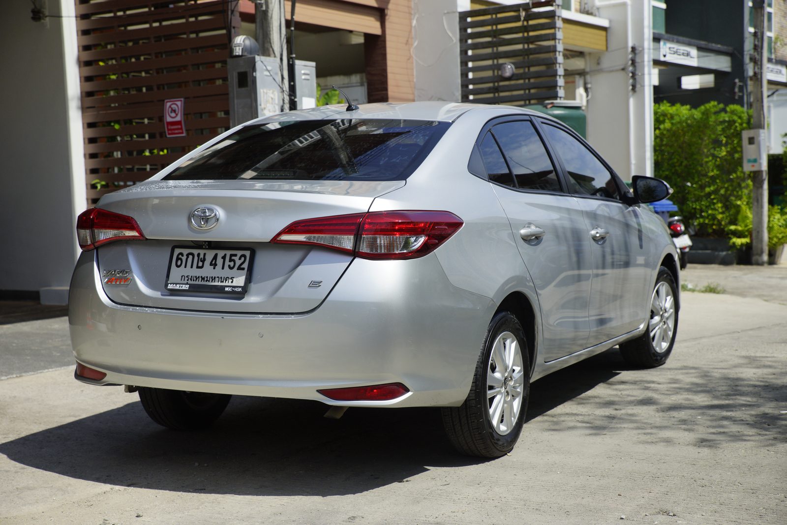 Toyota Yaris Ativ 2017, silver — car rental
